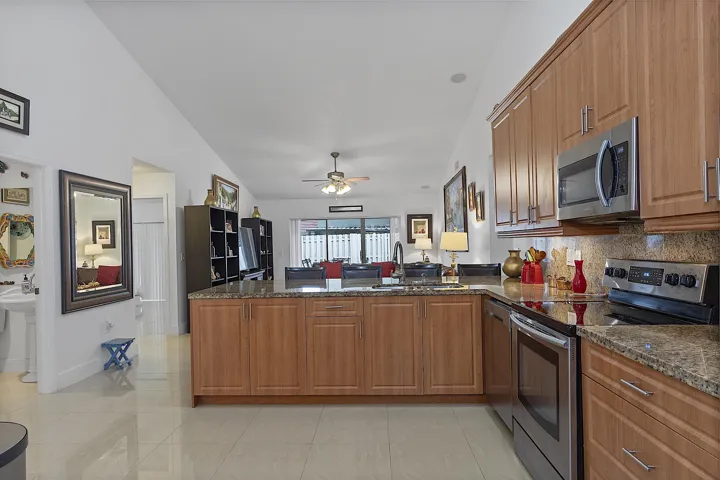 761 Greenbriar Ave, Davie, FL 33325 - 01