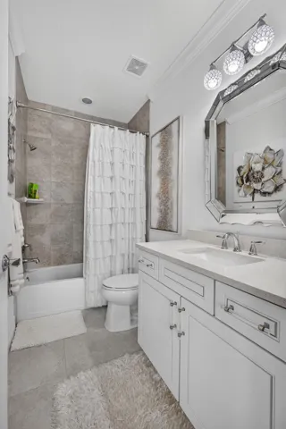 One sink with combo shower/tub