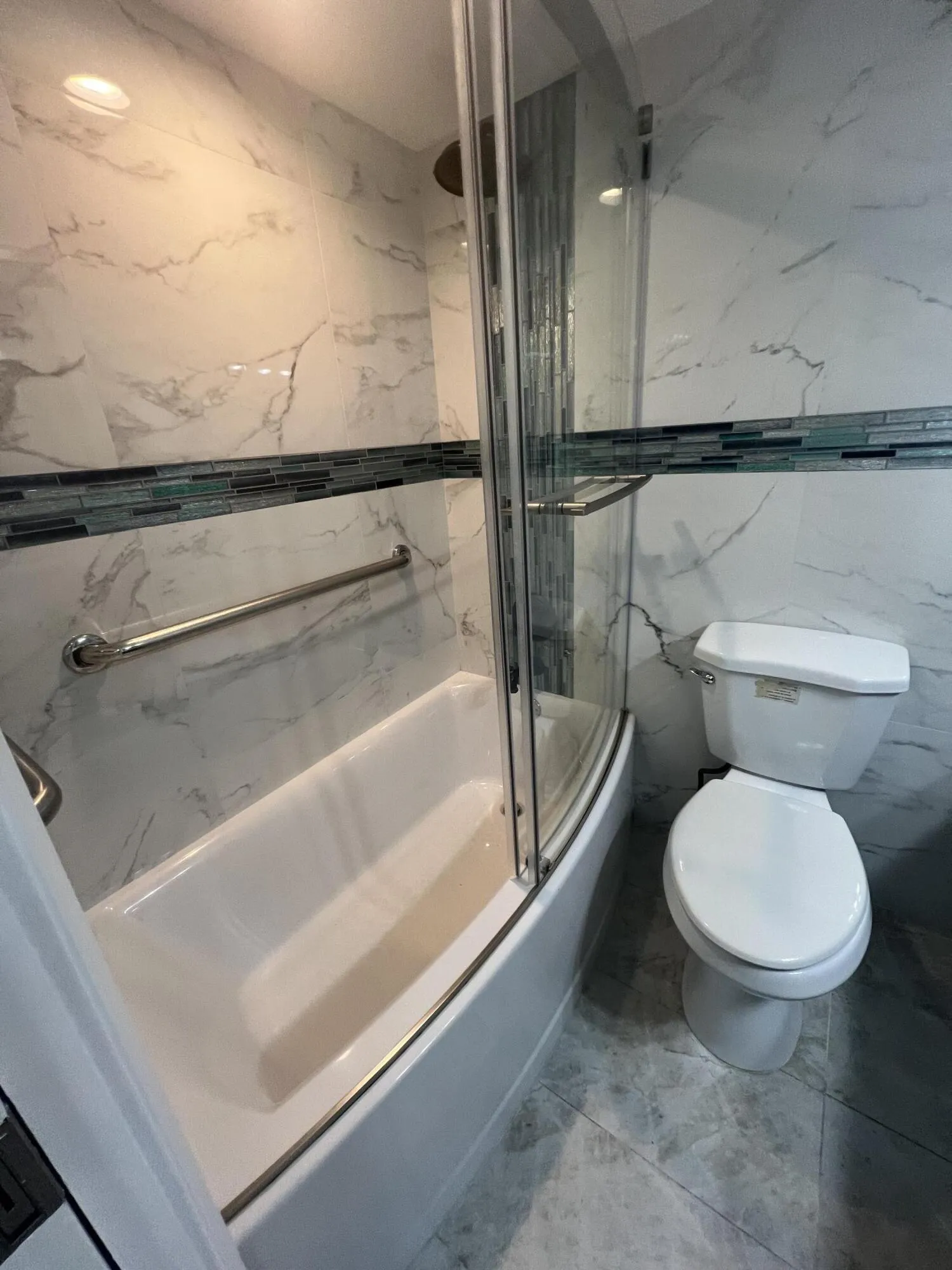 UDATED SHOWER/TUB