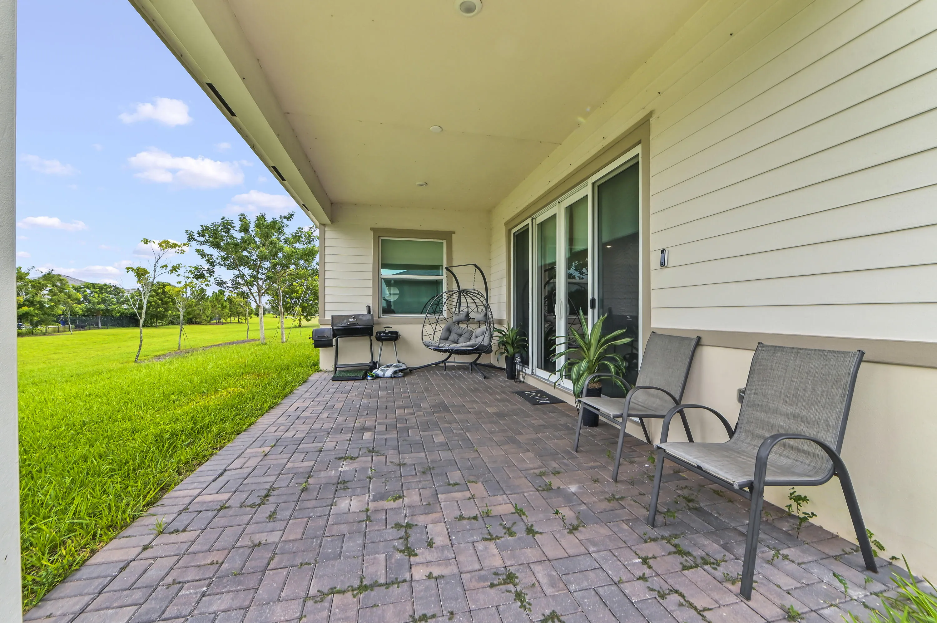 35 Patio 01