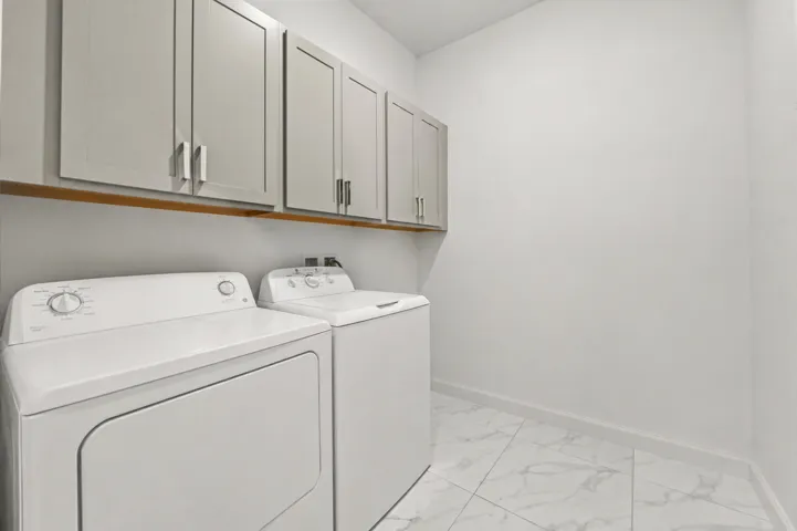 24 Laundry 01
