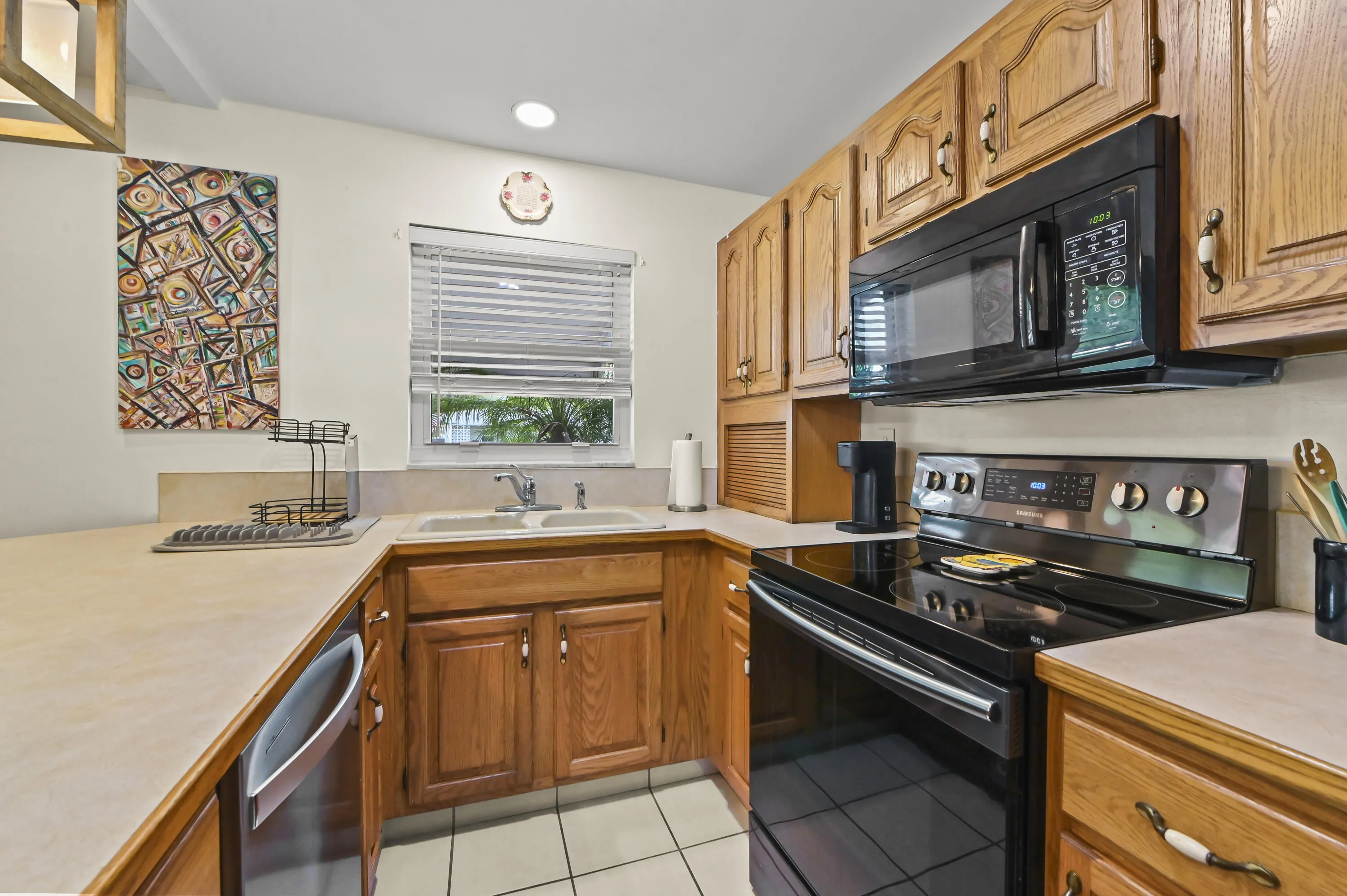 13 Kitchen 02