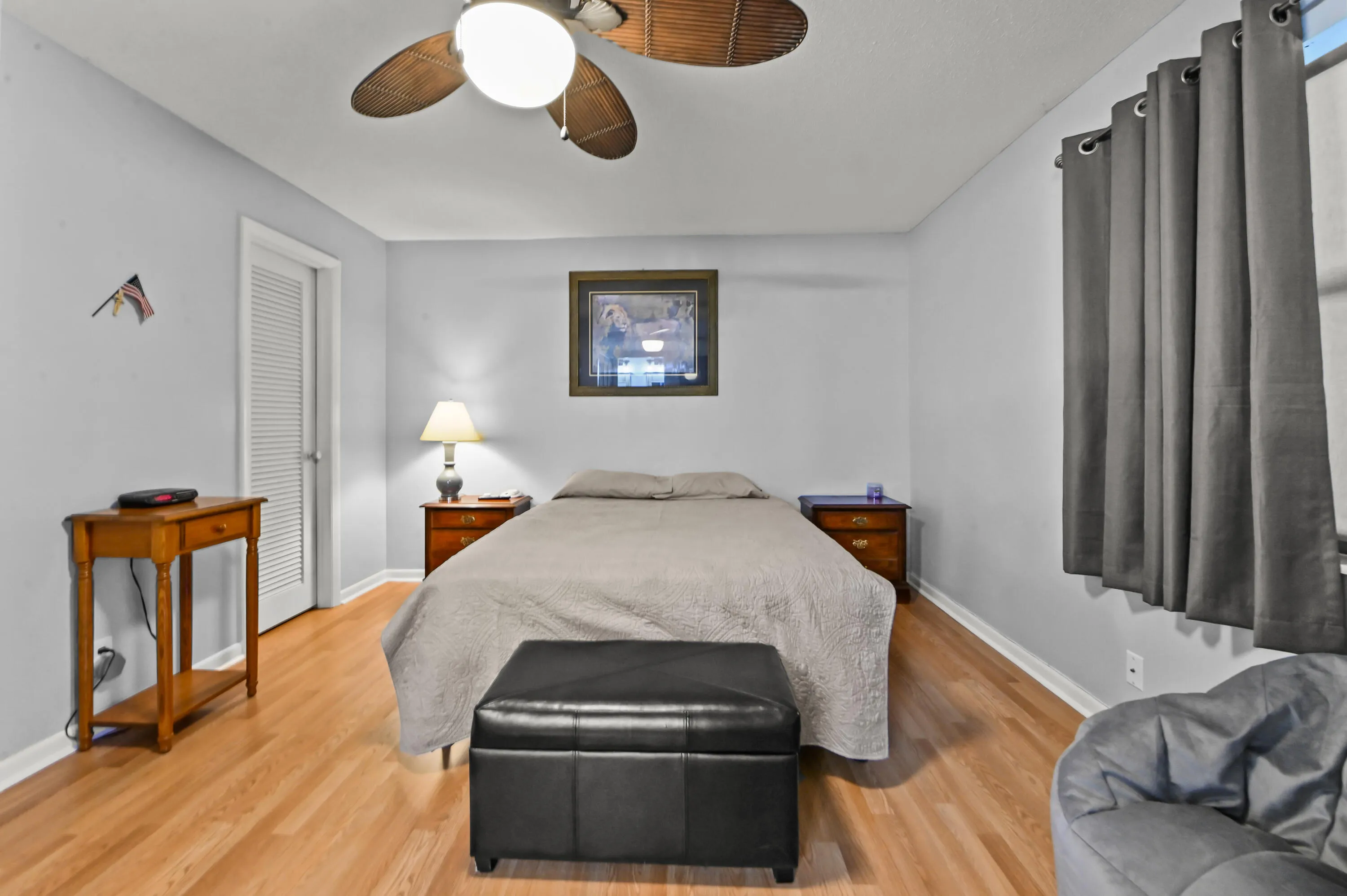 18 Bedroom 02