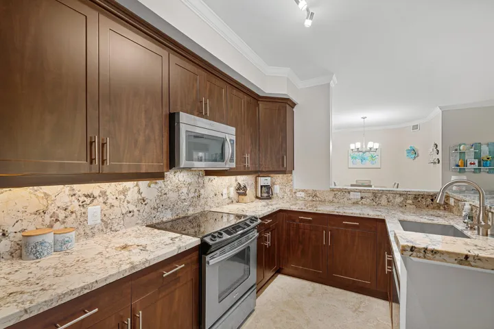 007-3606SouthOceanBoulevard-105-Highland