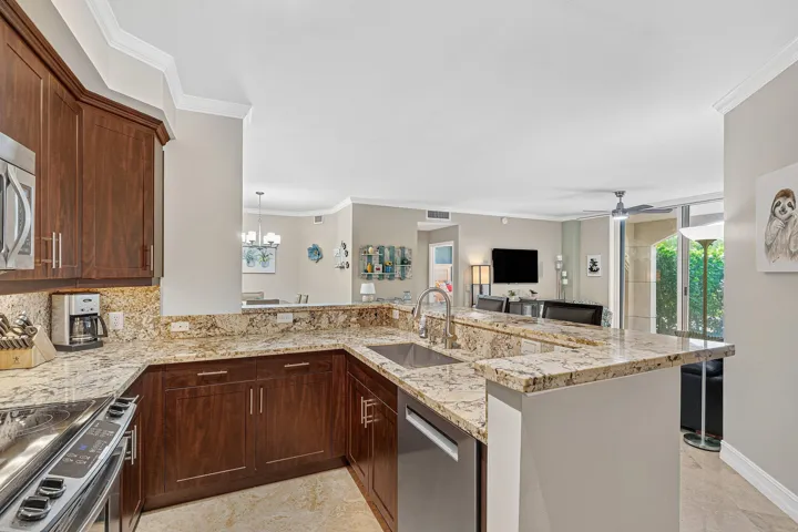 008-3606SouthOceanBoulevard-105-Highland