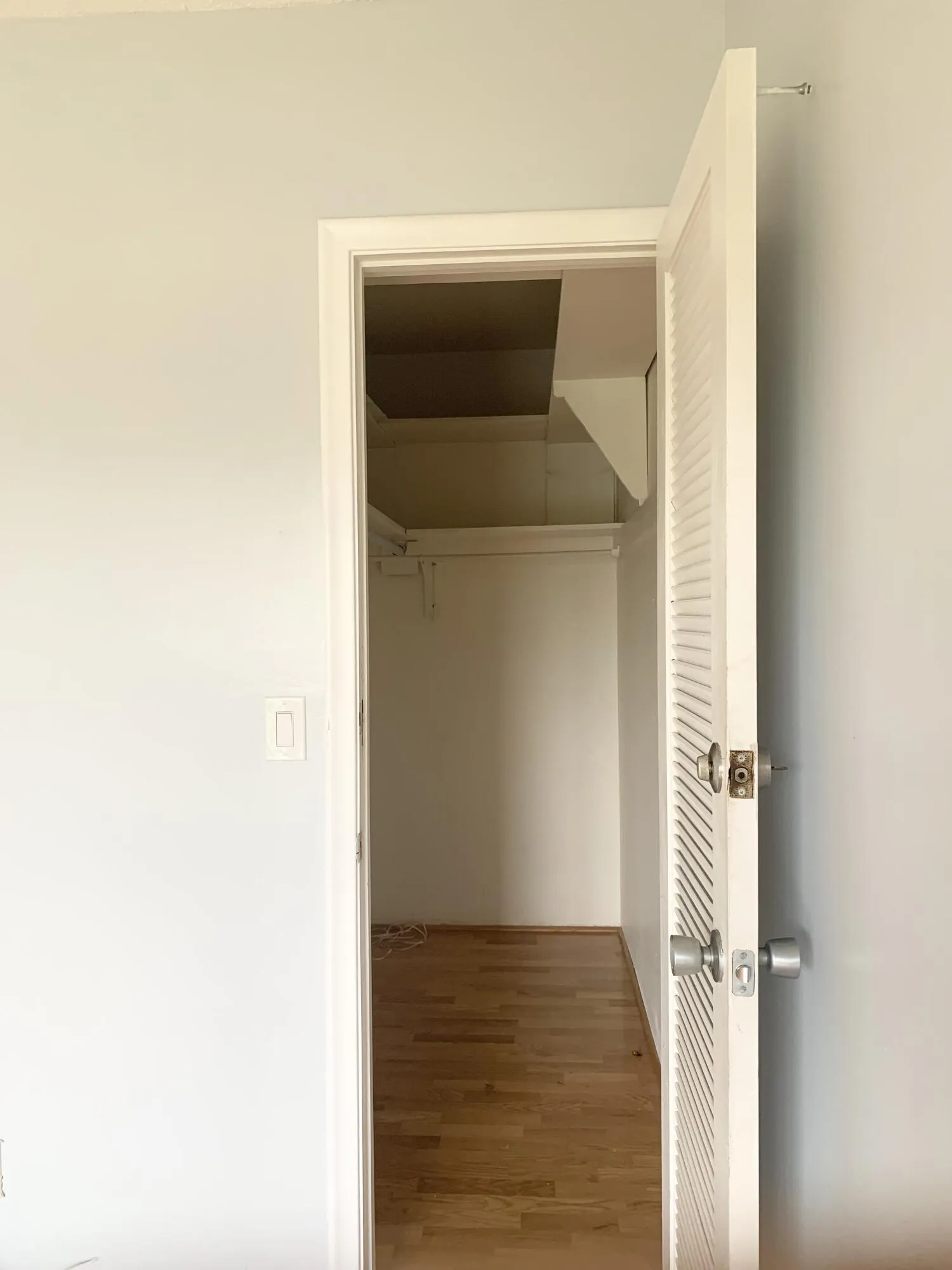 WALK IN