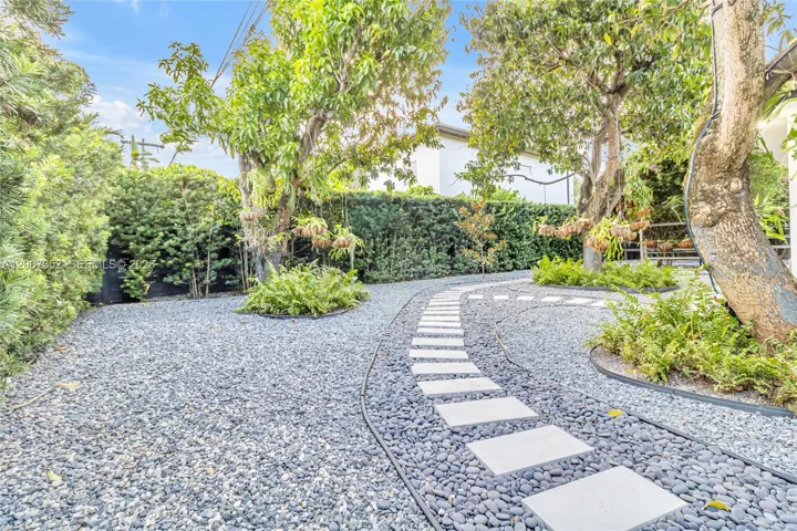 beautiful side yard