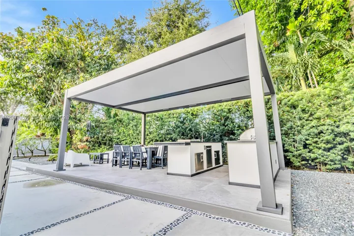 Summer kitchen