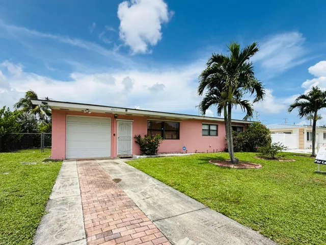 Close to I-95, golf course, West Palm Beach and Palm Springs libraries, airport and Downtown West Palm Beach. School, elementary, middle and high school are Magnet Schools.
