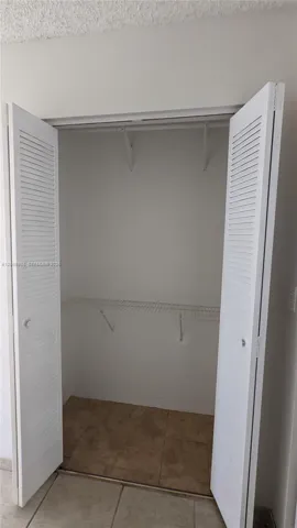 Closet Bedroom 1