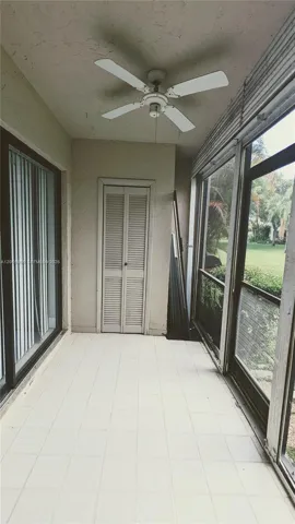 Screen porch