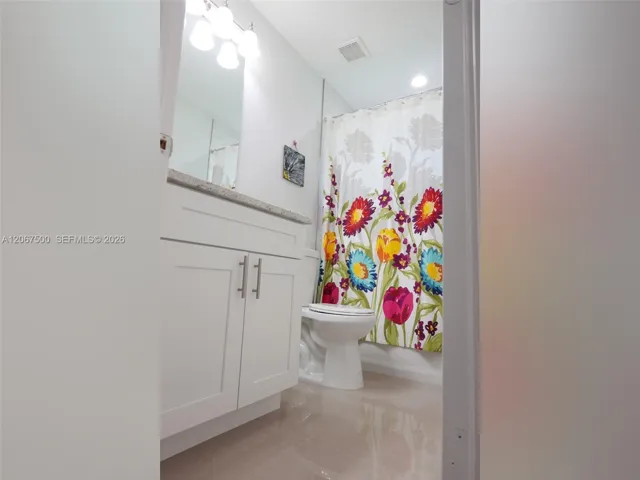 2nd Bathroom