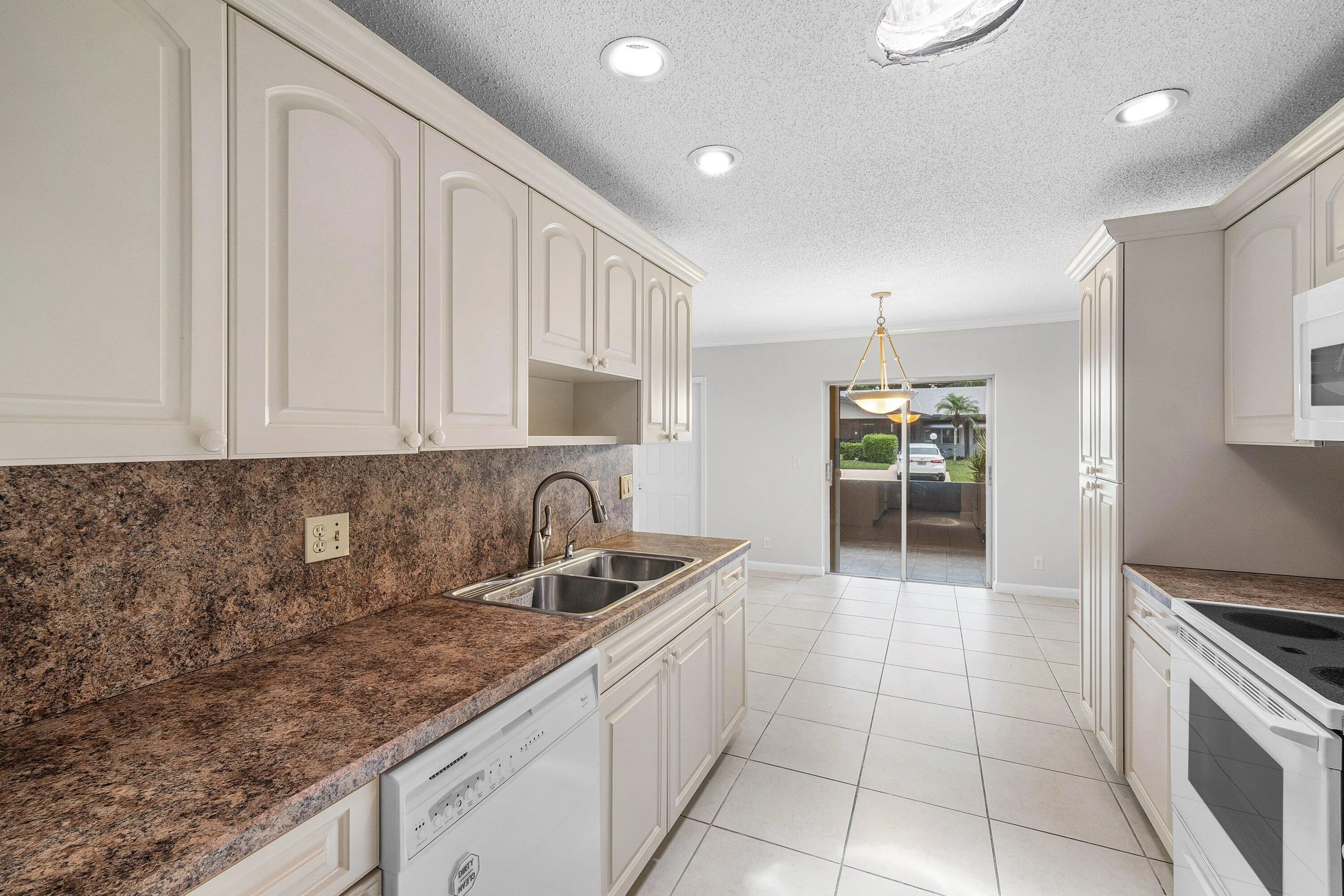 Kitchen Plenty Cabinets