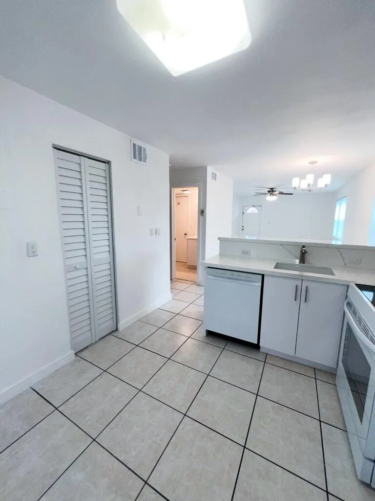 PANTRY CLOSET