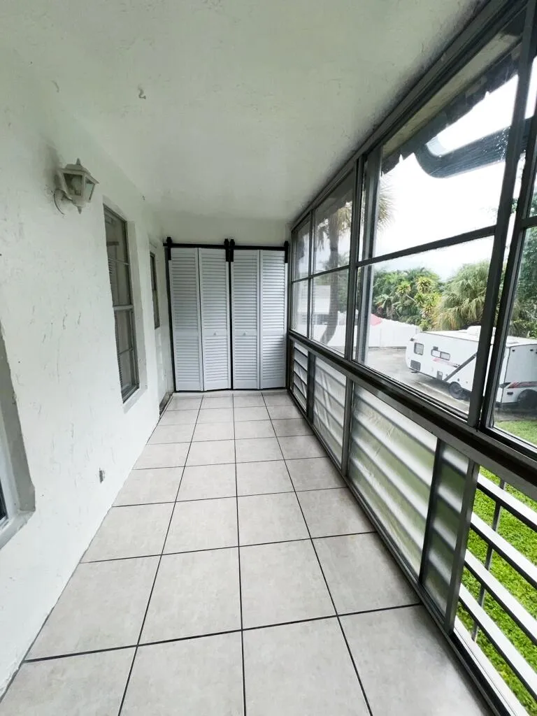 PATIO/LAUNDRYpatio:laundry