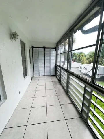 PATIO/LAUNDRYpatio:laundry