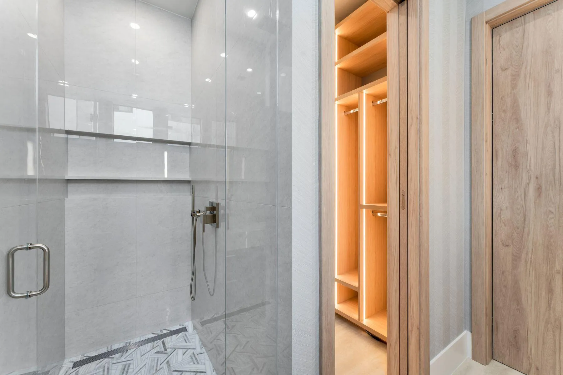 2400 Barcelona Dr_1oakstudios_53