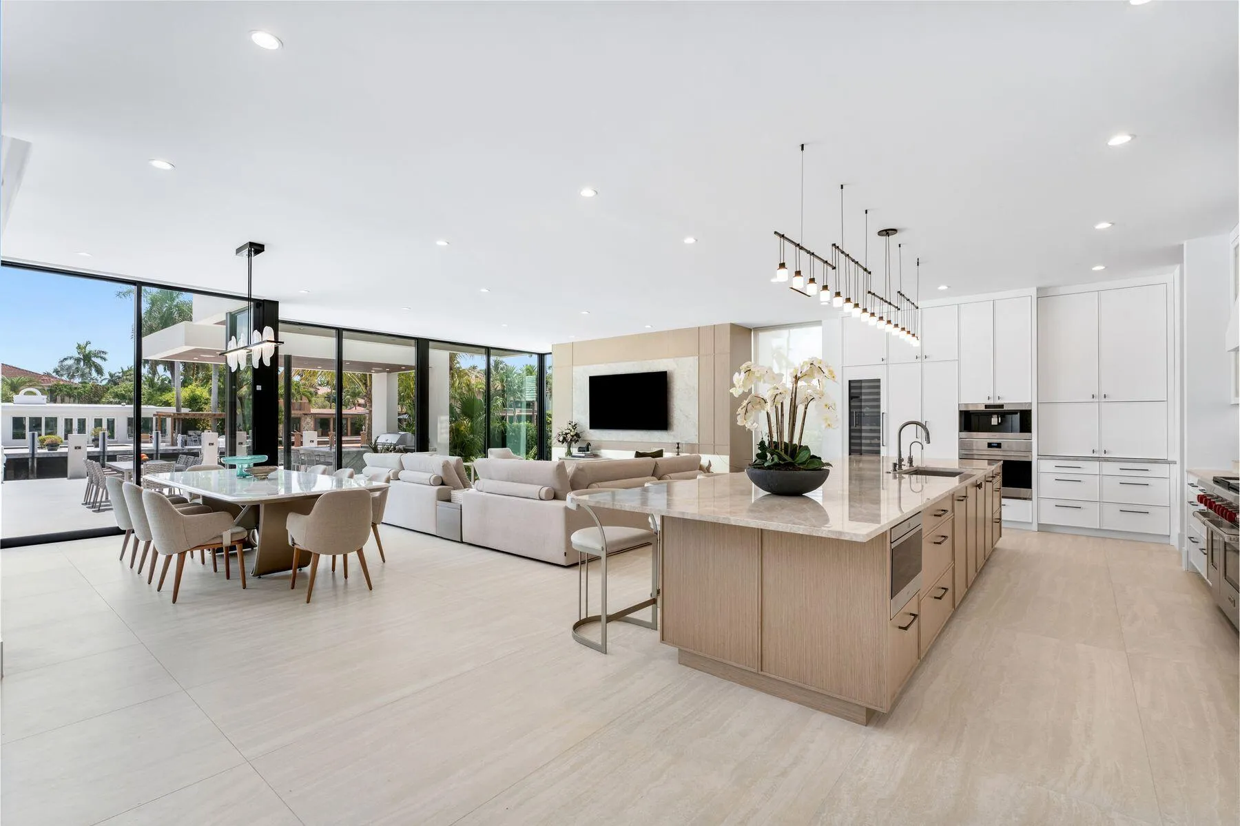 2400 Barcelona Dr_1oakstudios_23