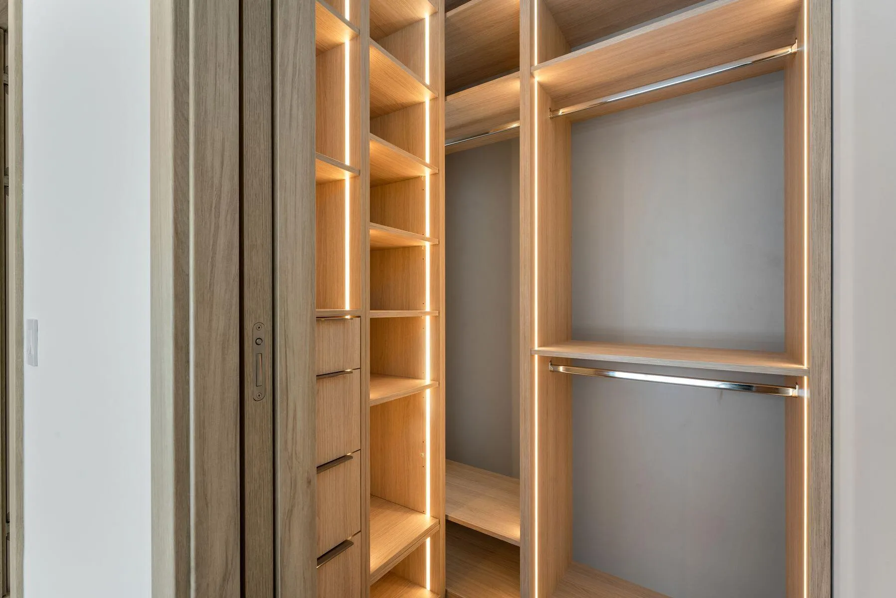 2400 Barcelona Dr_1oakstudios_59