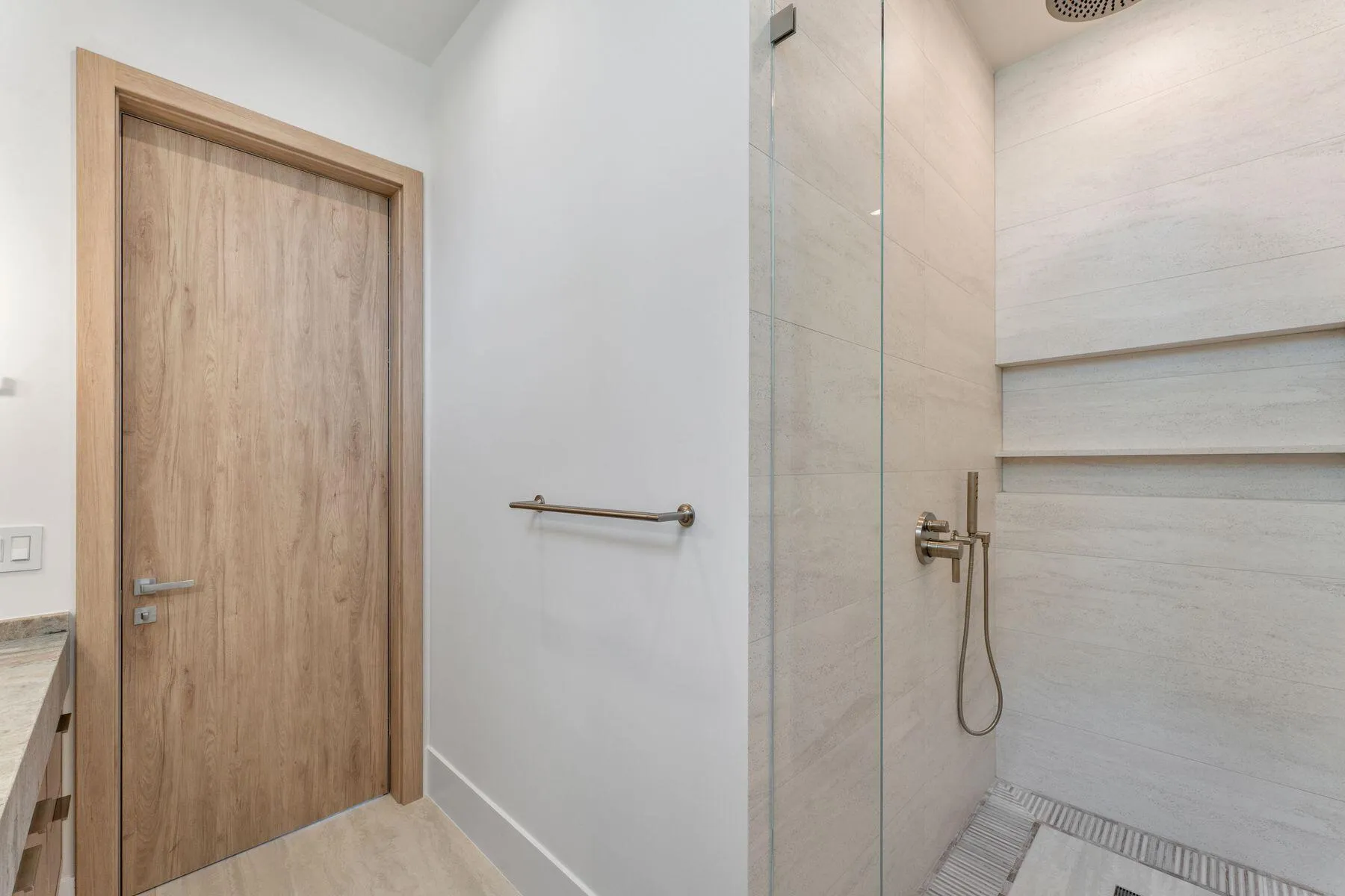2400 Barcelona Dr_1oakstudios_58