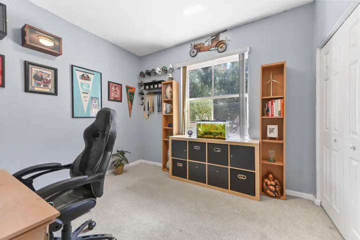 28 office 01