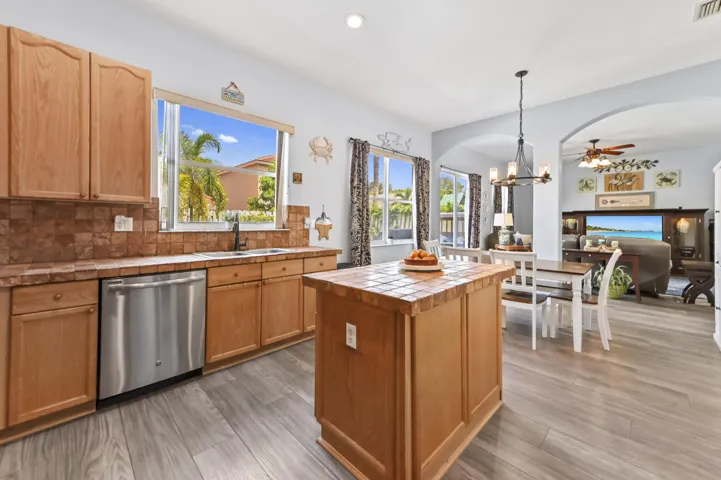 18 Kitchen 03