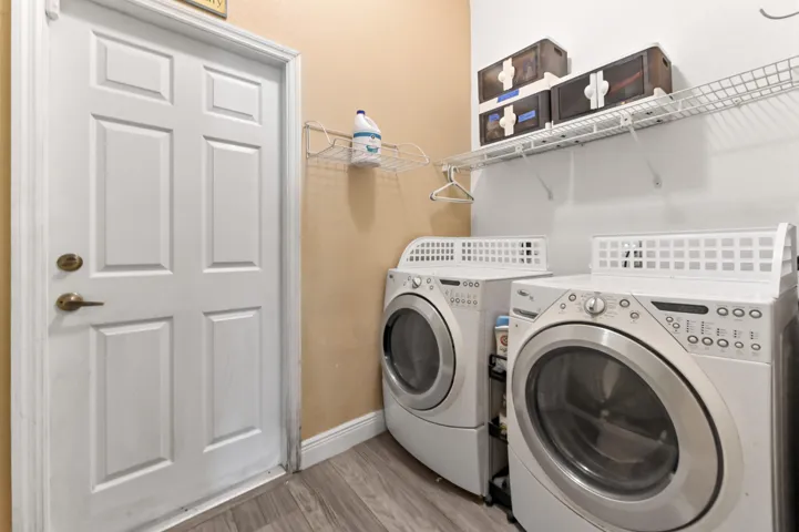 26 Laundry room 01