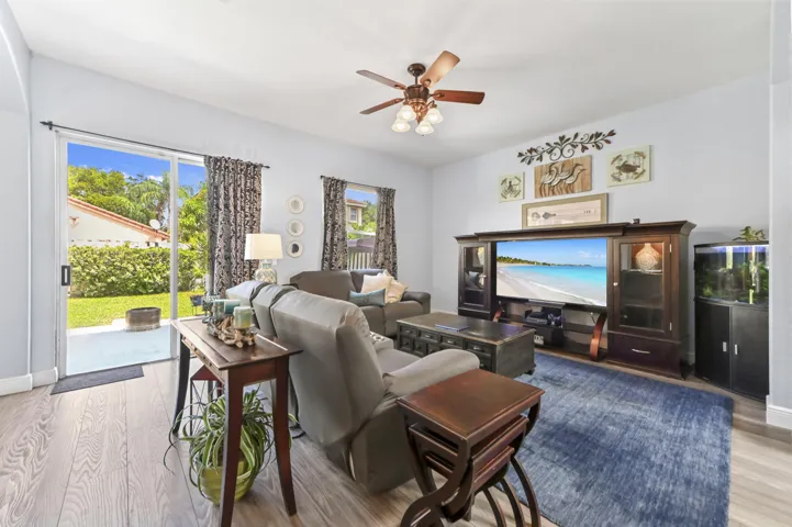 07 Living room 02
