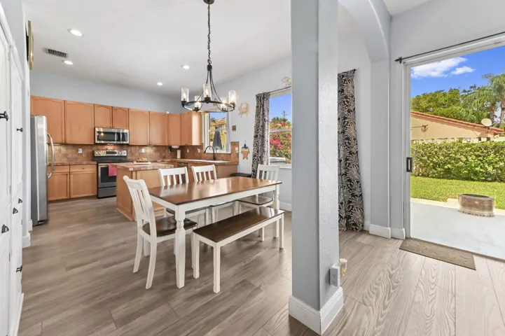 14 Dining room 01