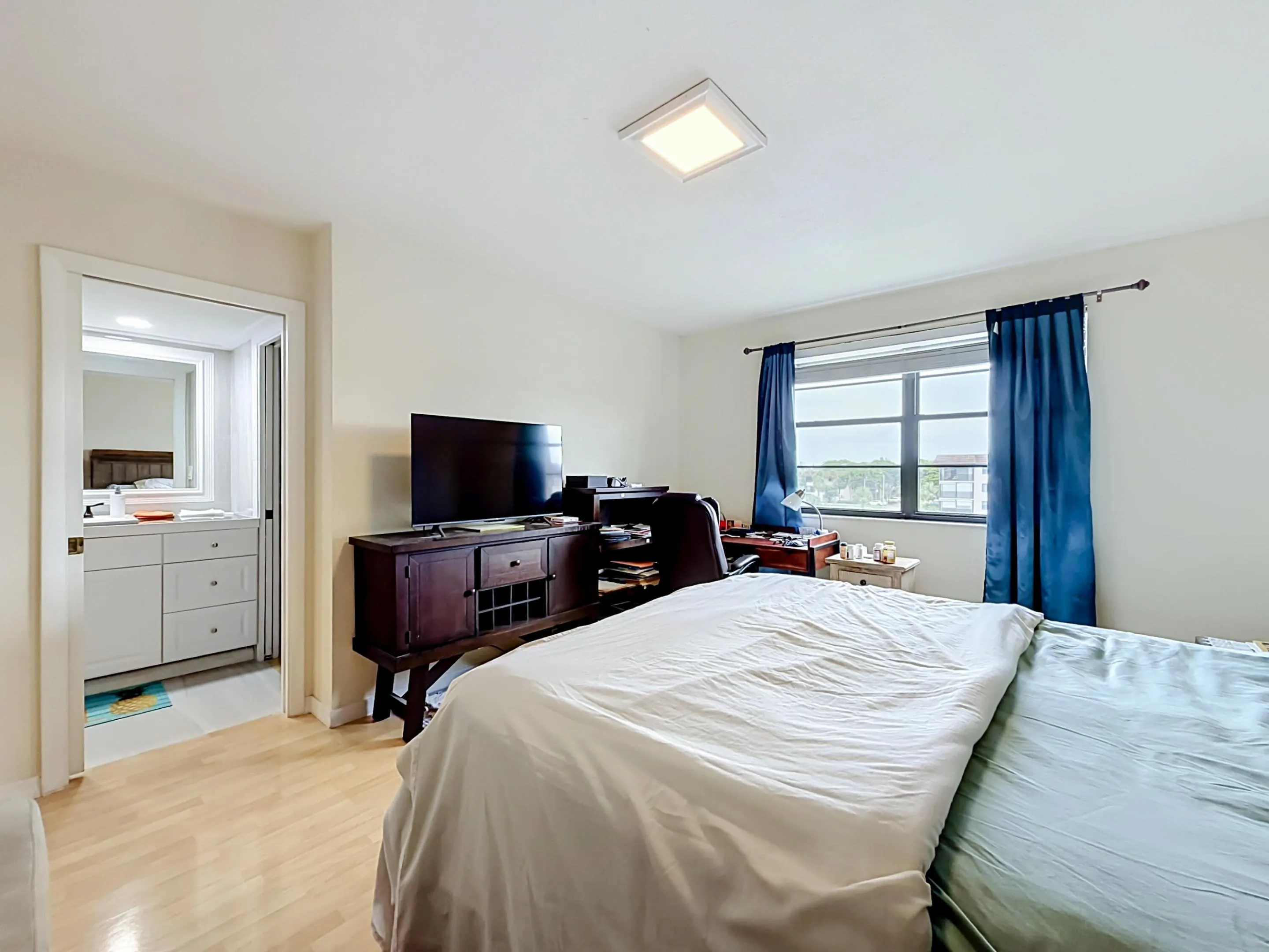 4970 E Sabal Palm Boulevard #412-54