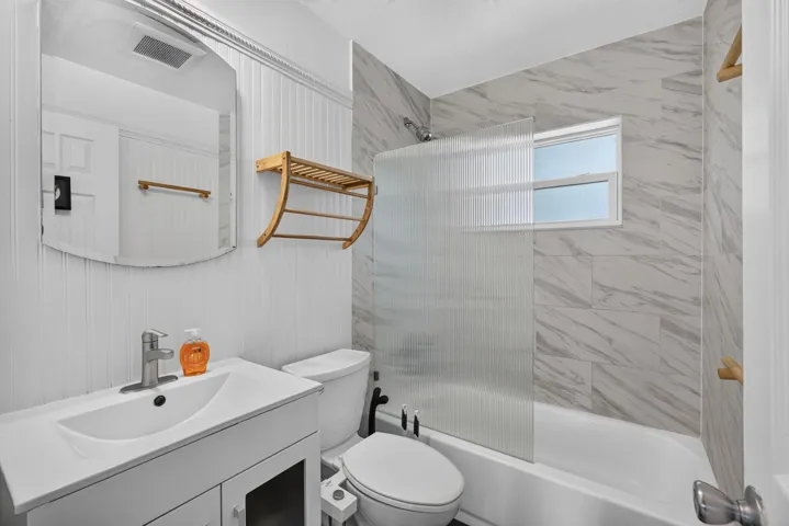 2nd Bathroom
