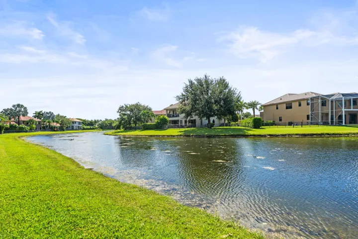 Private Lakefront Setting