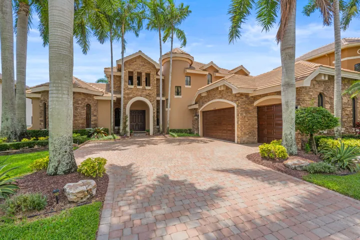 Just Listed | Versailles, Wellington