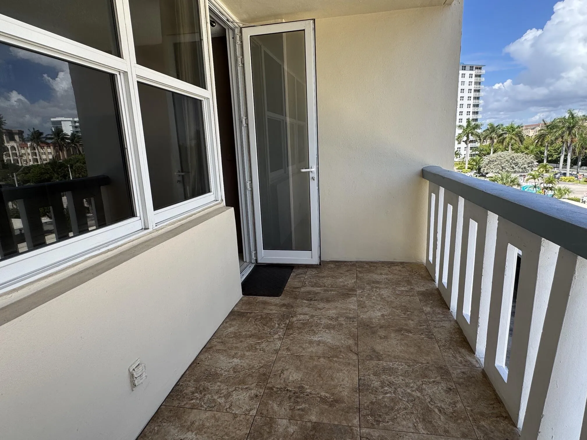 JH 307 balcony