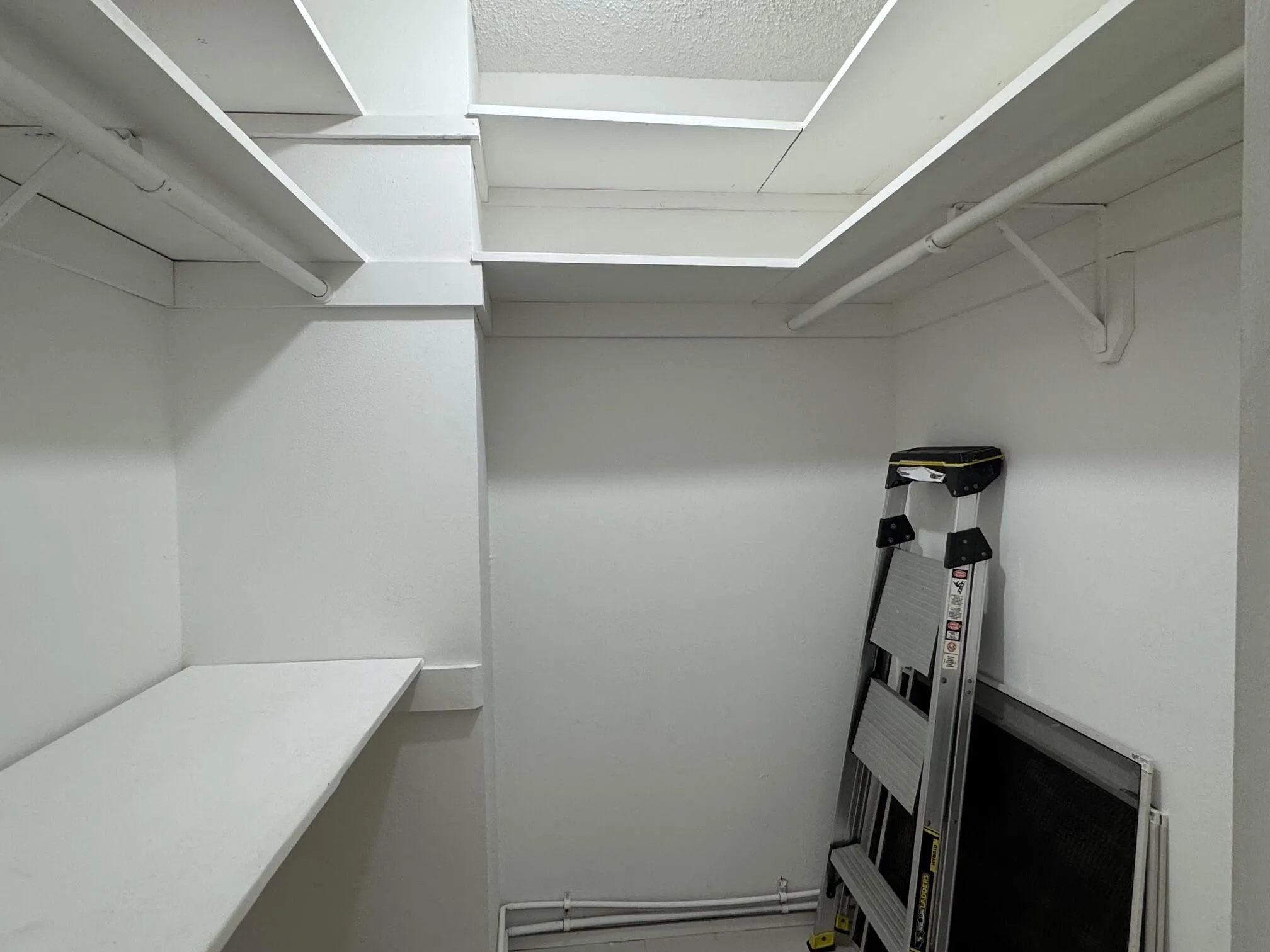 JH 307 walk-in closet