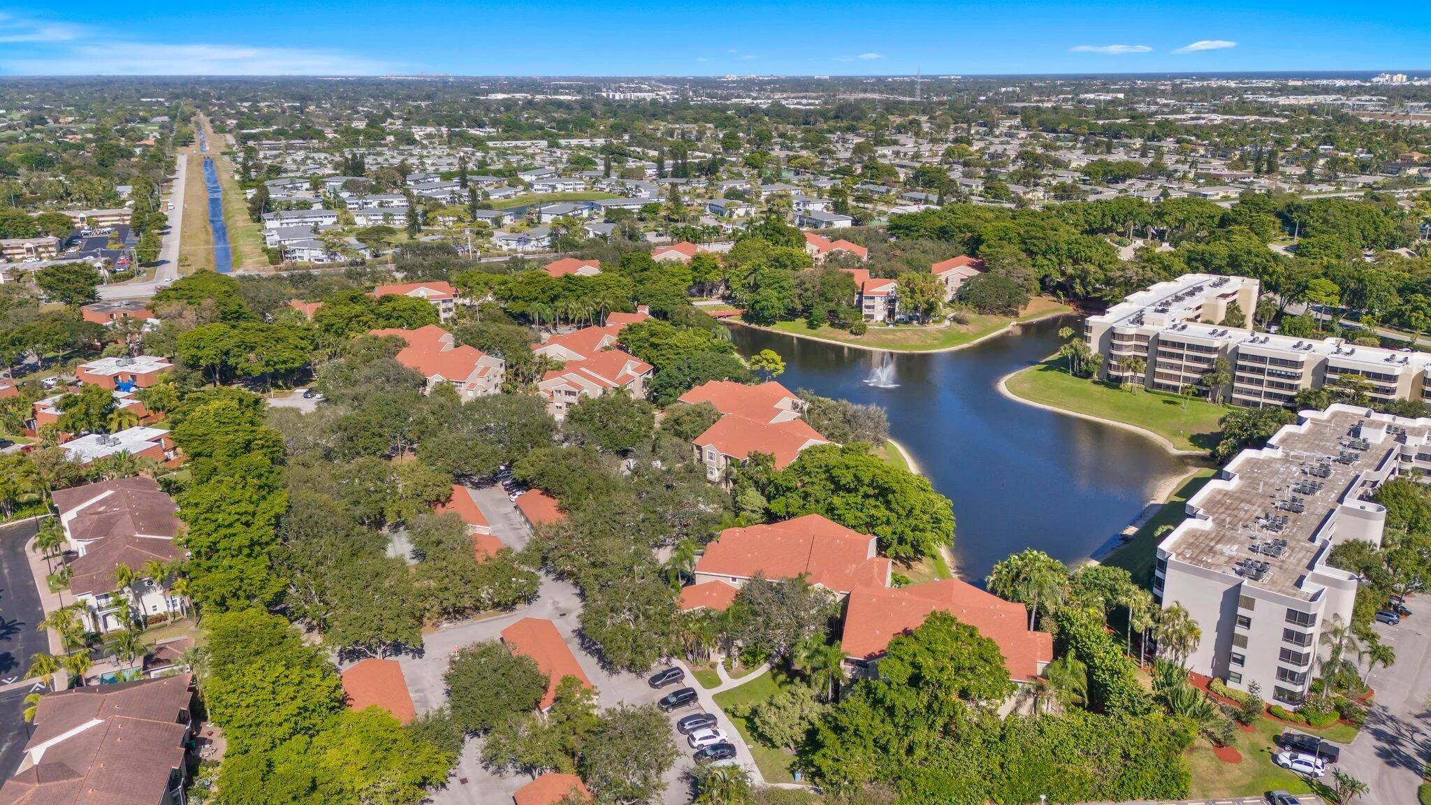 Veraon aerial lake and courts