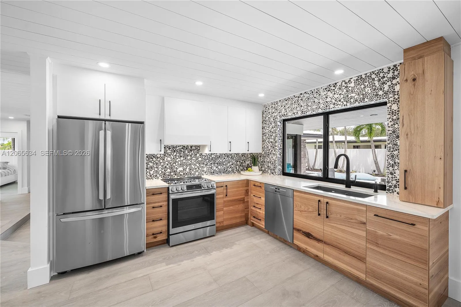 STAINLESS STEEL APPLIANCES