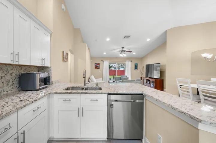 18-web-or-mls-5861 NW Cullom Cir - 18