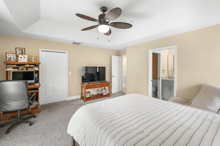 25-web-or-mls-5861 NW Cullom Cir - 25