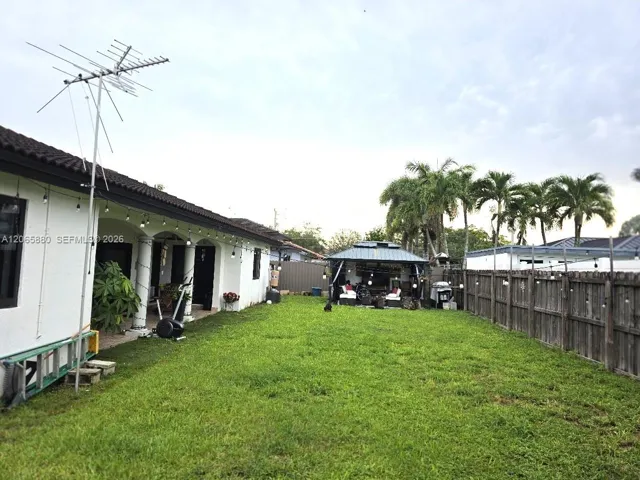 Photo 33