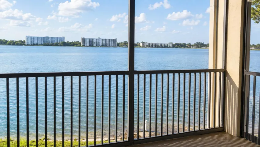 lanai-railing-daytime
