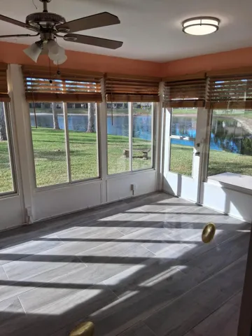 Screened Room (Lakeview)