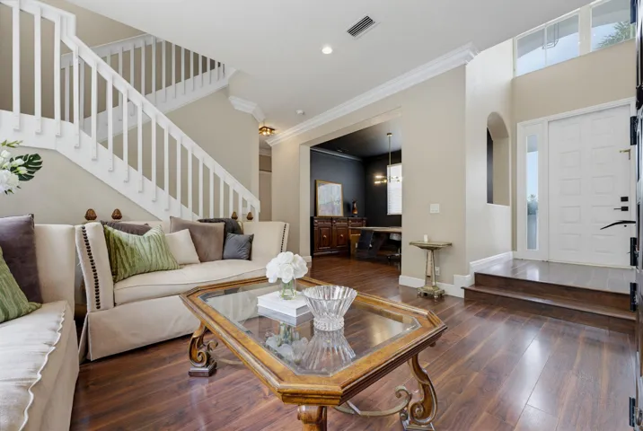 Living Room / Foyer