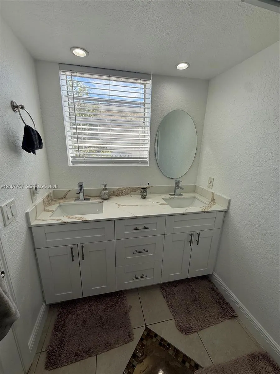 Main Suite bath