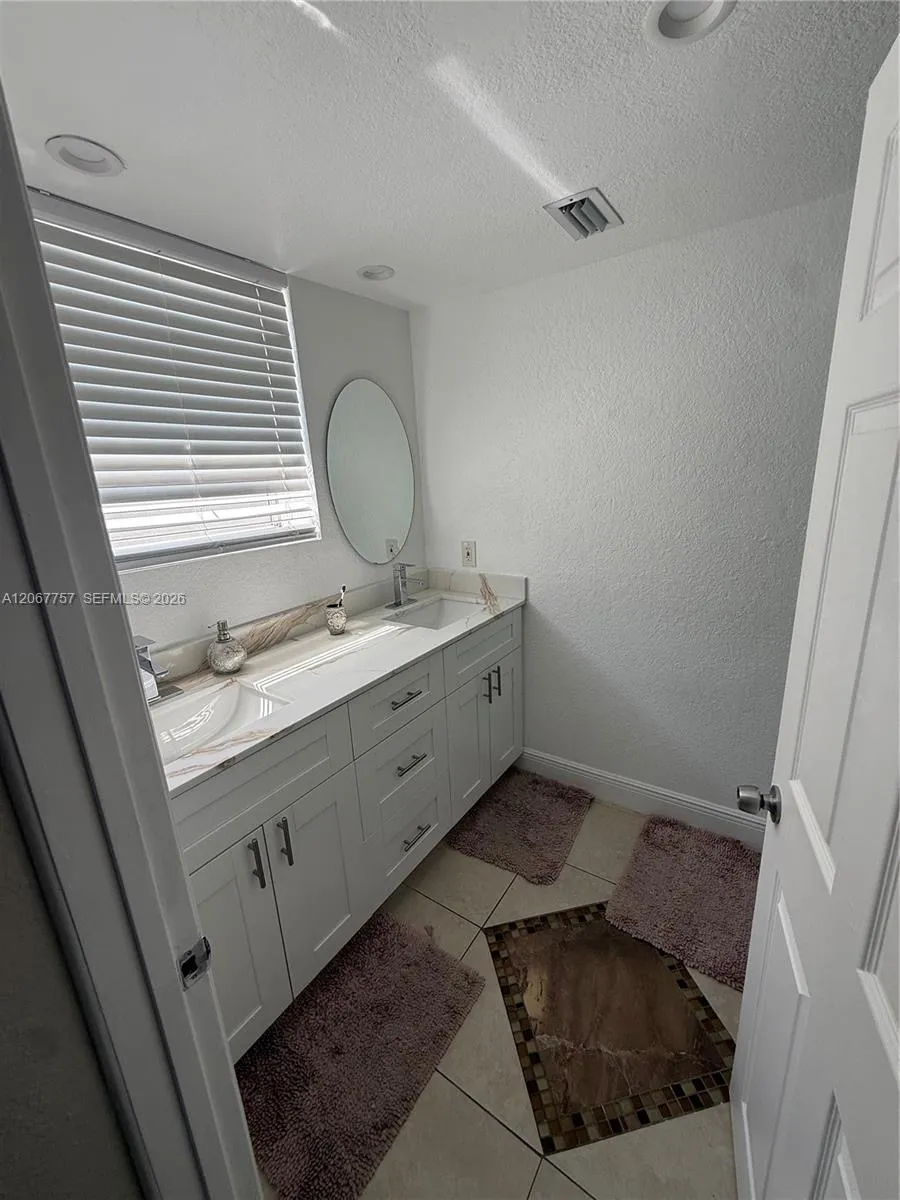 Main Suite bath