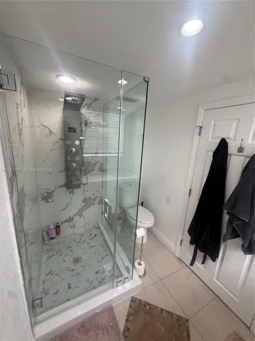Main Suite Bath