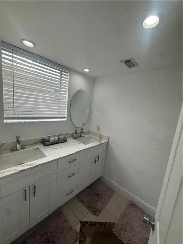 Main Suite Bath