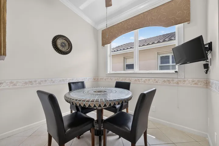 Breakfast area