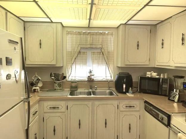 Kitchen 1