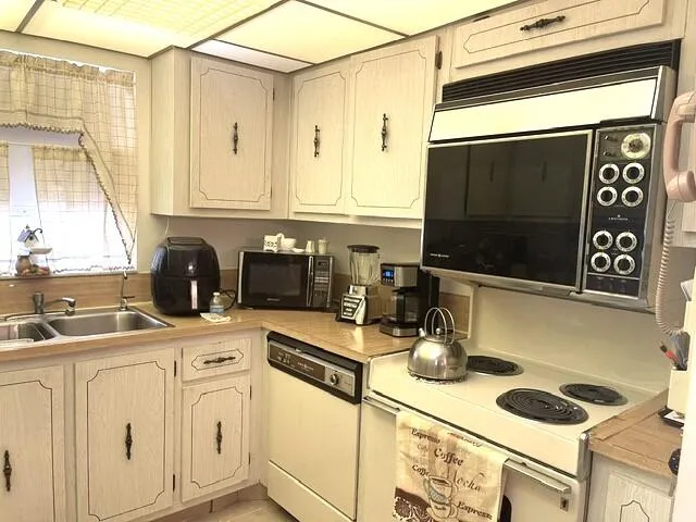 Kitchen 2
